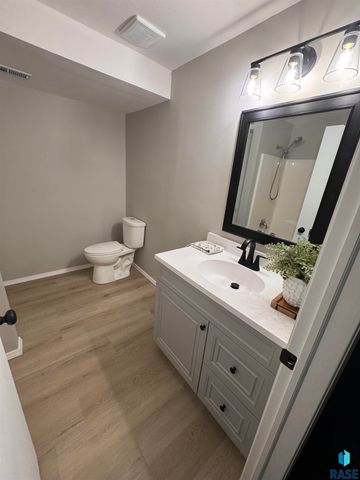 406 N Cherry St Street, Lennox, SD 57039