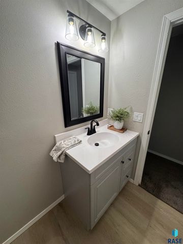 406 N Cherry St Street, Lennox, SD 57039