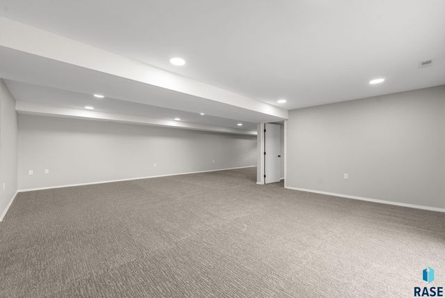 406 N Cherry St Street, Lennox, SD 57039