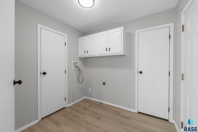 406 N Cherry St Street, Lennox, SD 57039