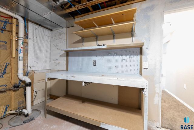 406 N Cherry St Street, Lennox, SD 57039