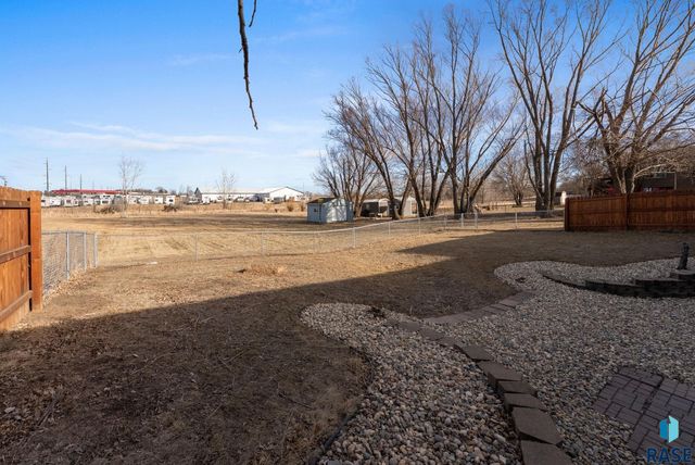 406 N Cherry St Street, Lennox, SD 57039