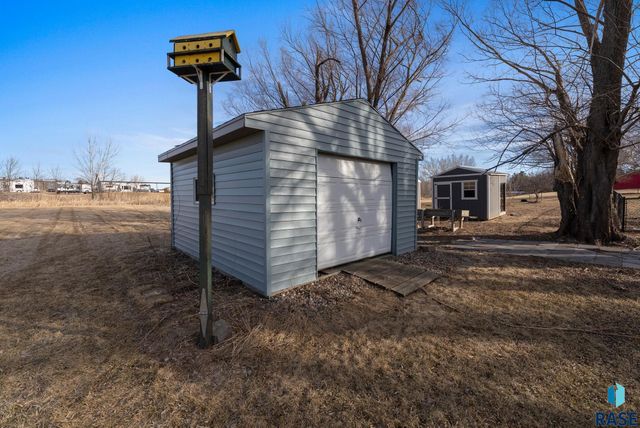 406 N Cherry St Street, Lennox, SD 57039