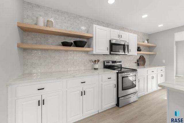 406 N Cherry St Street, Lennox, SD 57039