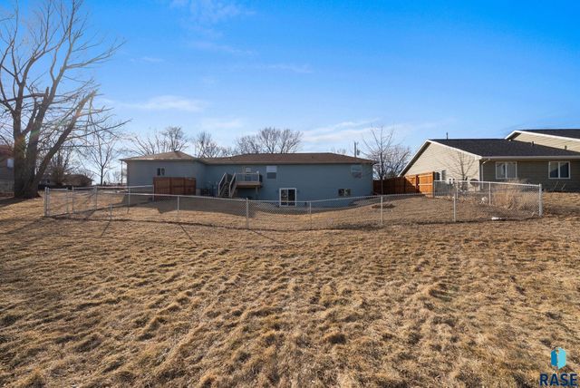 406 N Cherry St Street, Lennox, SD 57039