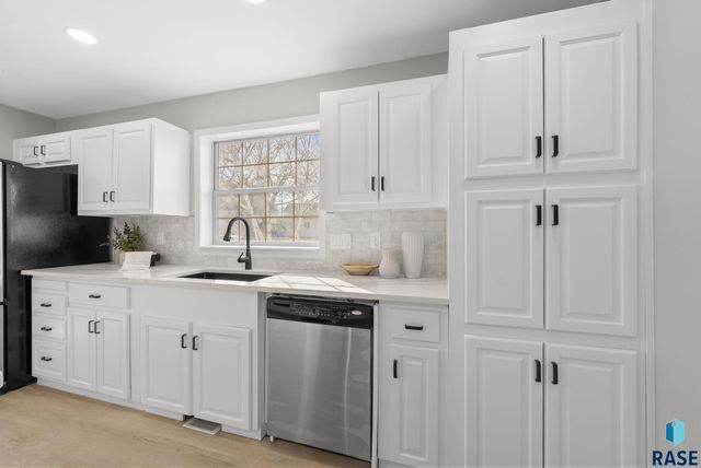 406 N Cherry St Street, Lennox, SD 57039