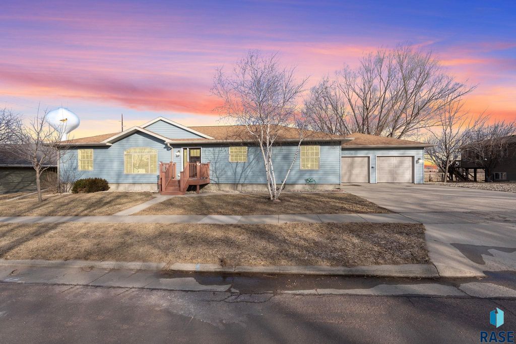 406 N Cherry St Street, Lennox, SD 57039