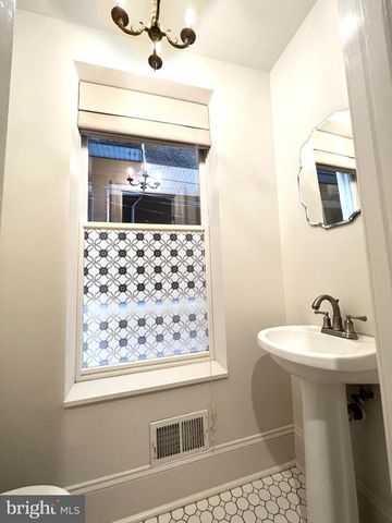 125 WARREN AVE, Baltimore, MD 21230