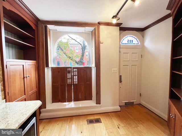 125 WARREN AVE, Baltimore, MD 21230