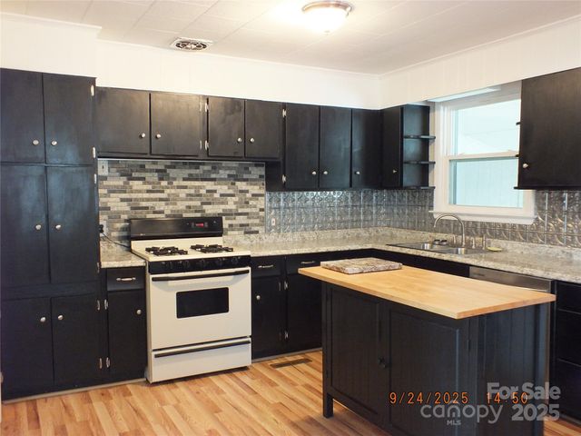 1402 University Drive, Lancaster, SC 29720