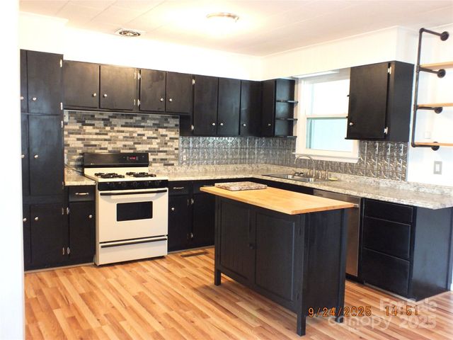 1402 University Drive, Lancaster, SC 29720