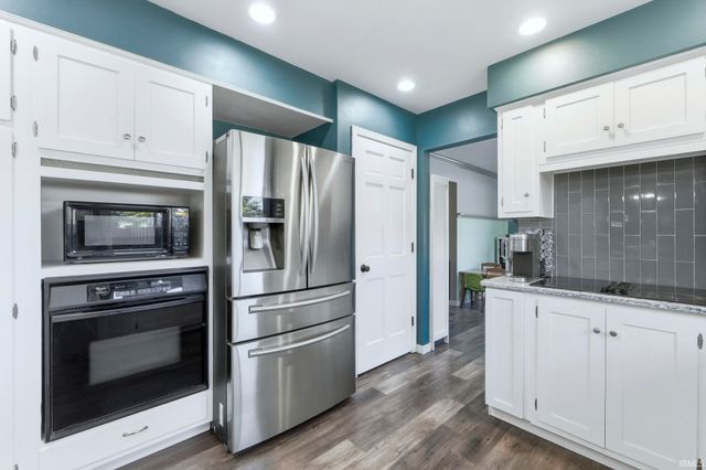 2221 Hunters Cove, Fort Wayne, IN 46804