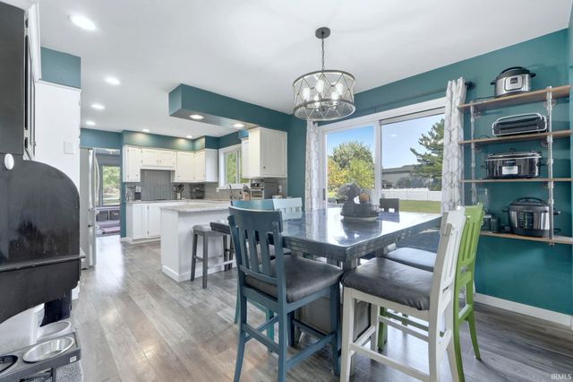 2221 Hunters Cove, Fort Wayne, IN 46804