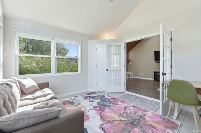 2221 Hunters Cove, Fort Wayne, IN 46804