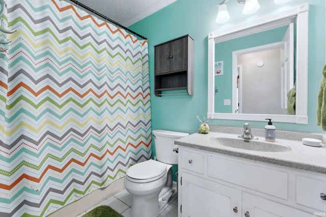 2221 Hunters Cove, Fort Wayne, IN 46804