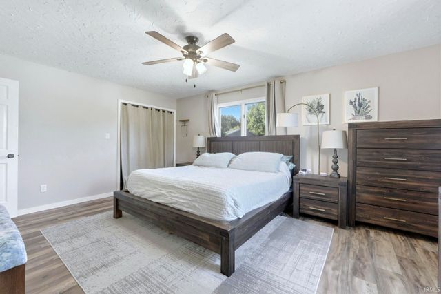 2221 Hunters Cove, Fort Wayne, IN 46804