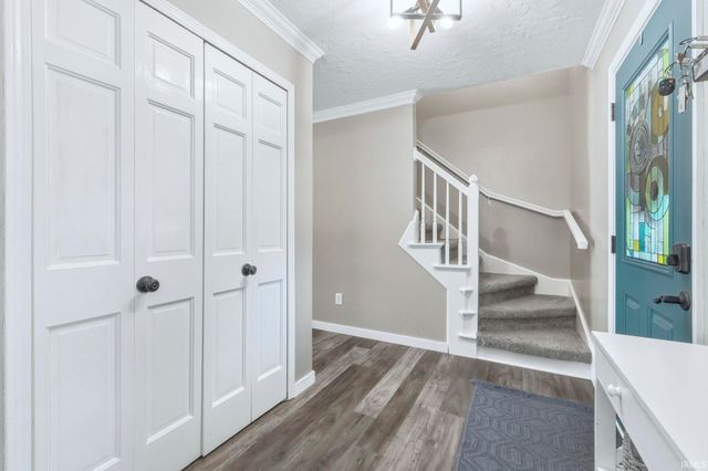 2221 Hunters Cove, Fort Wayne, IN 46804