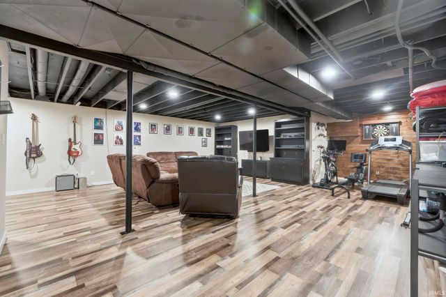 2221 Hunters Cove, Fort Wayne, IN 46804