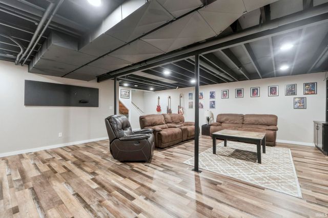 2221 Hunters Cove, Fort Wayne, IN 46804