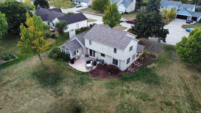 2221 Hunters Cove, Fort Wayne, IN 46804