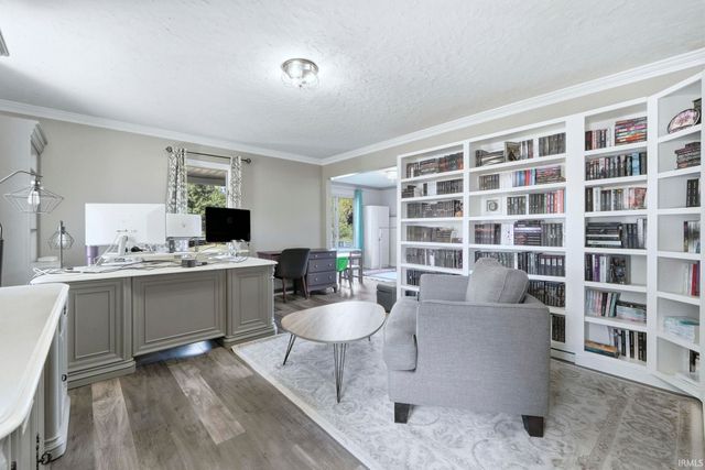 2221 Hunters Cove, Fort Wayne, IN 46804