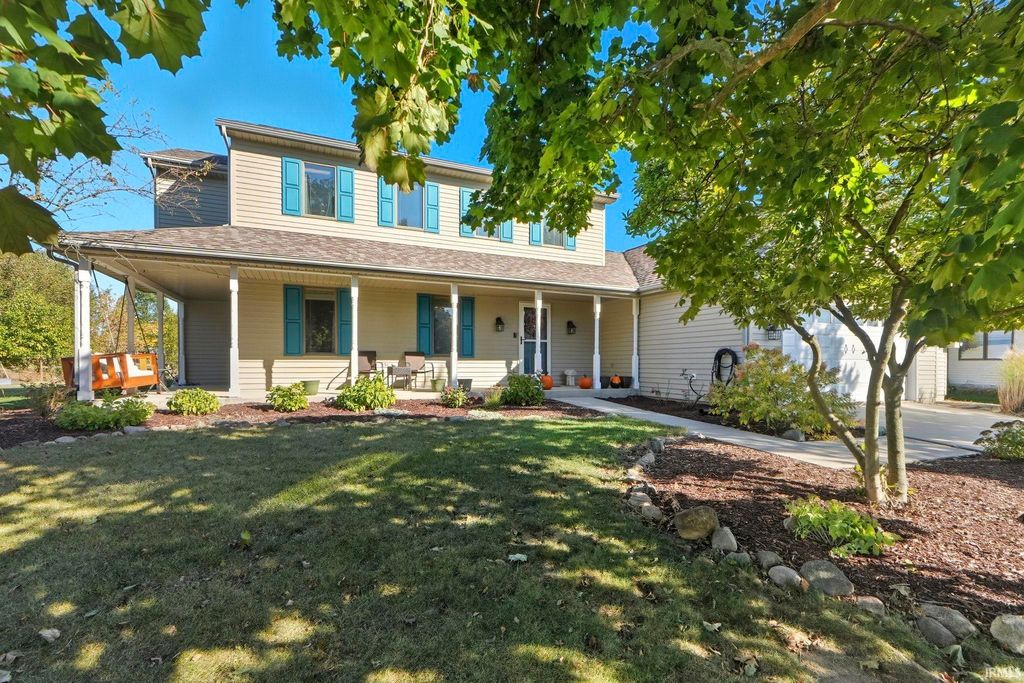 2221 Hunters Cove, Fort Wayne, IN 46804