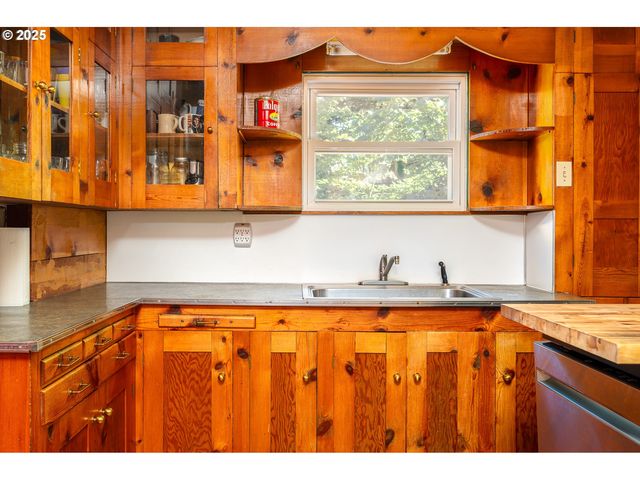 41300 E LARCH MOUNTAIN Rd, Corbett, OR 97019