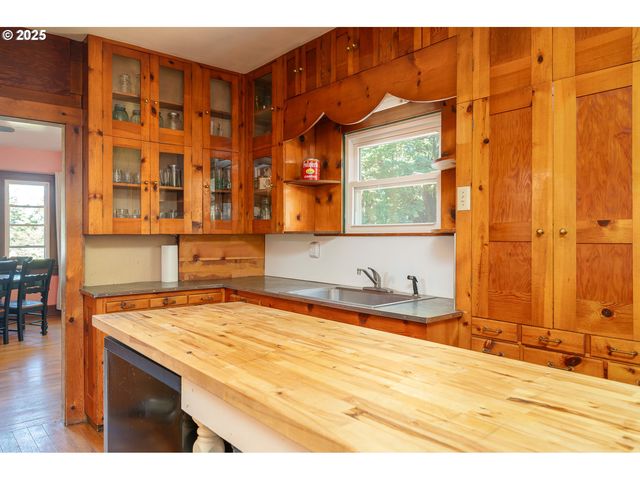 41300 E LARCH MOUNTAIN Rd, Corbett, OR 97019