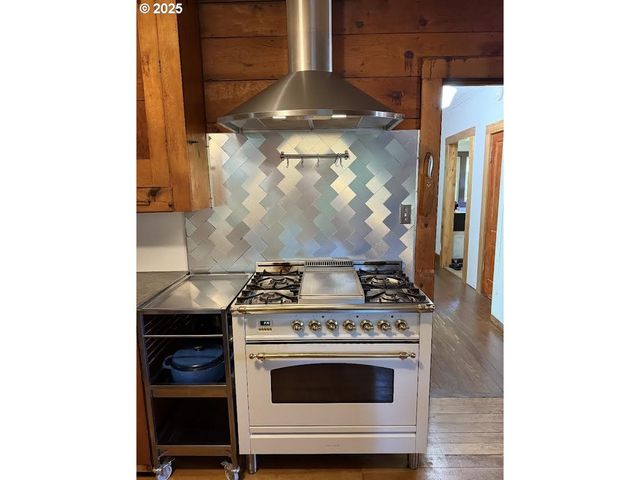 41300 E LARCH MOUNTAIN Rd, Corbett, OR 97019