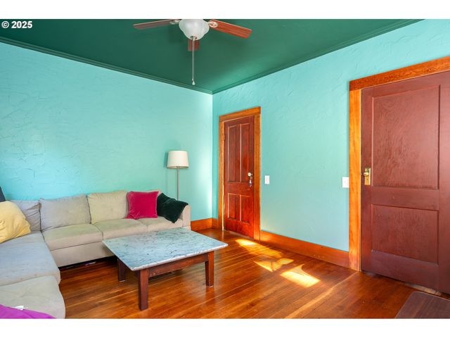 41300 E LARCH MOUNTAIN Rd, Corbett, OR 97019