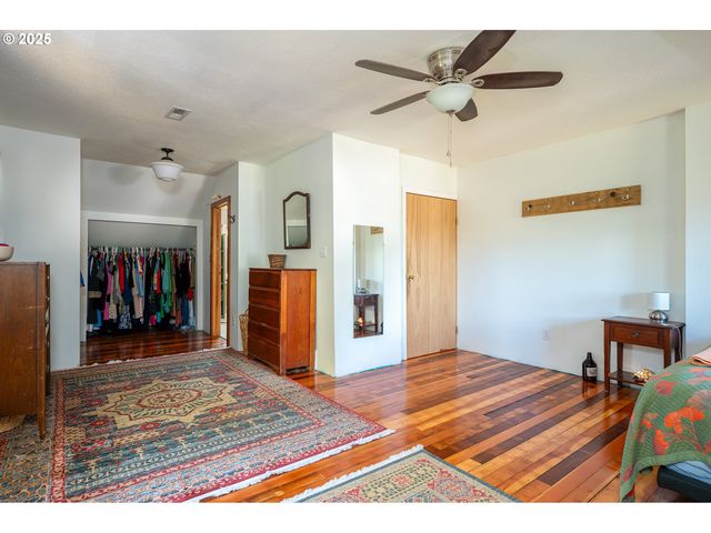 41300 E LARCH MOUNTAIN Rd, Corbett, OR 97019