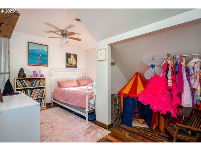 41300 E LARCH MOUNTAIN Rd, Corbett, OR 97019