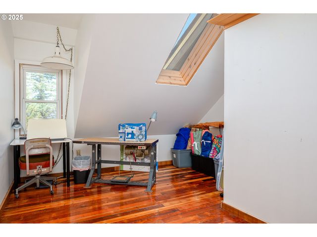 41300 E LARCH MOUNTAIN Rd, Corbett, OR 97019