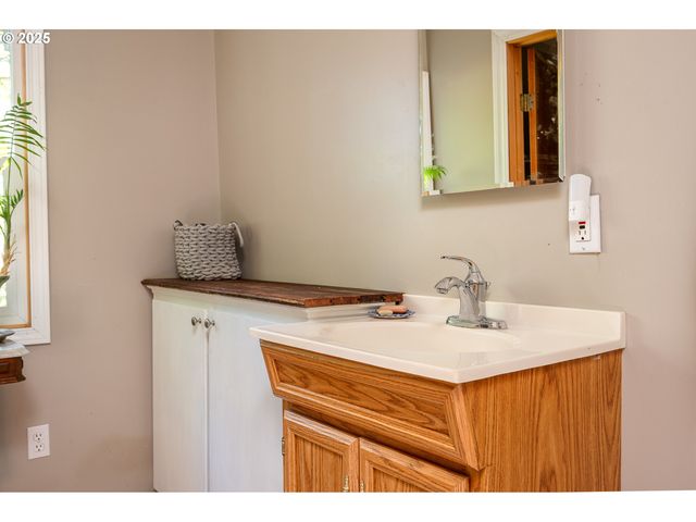 41300 E LARCH MOUNTAIN Rd, Corbett, OR 97019