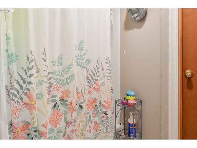 41300 E LARCH MOUNTAIN Rd, Corbett, OR 97019