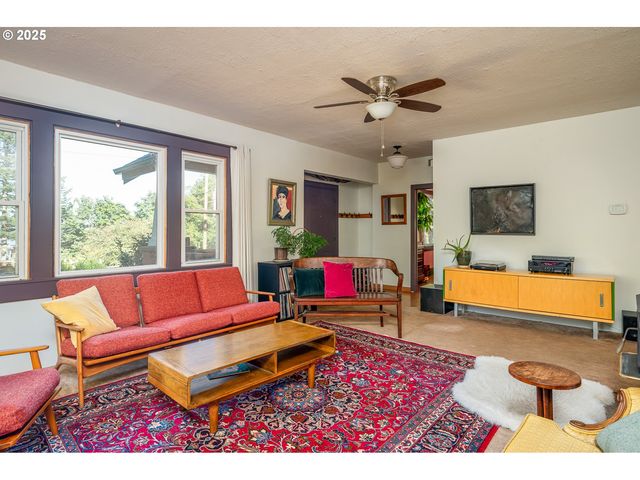 41300 E LARCH MOUNTAIN Rd, Corbett, OR 97019