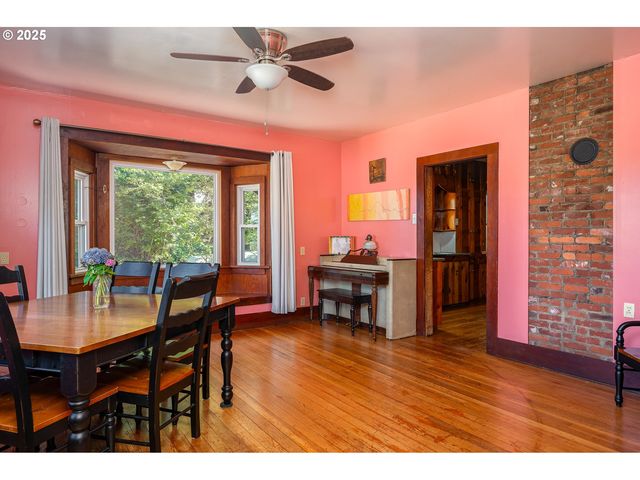 41300 E LARCH MOUNTAIN Rd, Corbett, OR 97019