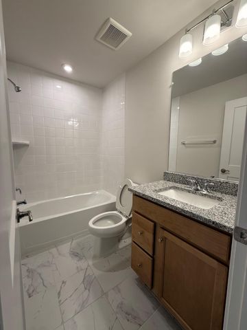 8795 KENSINGTON CHURCH ST, Manassas, VA 20112