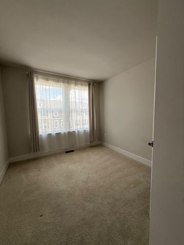 8795 KENSINGTON CHURCH ST, Manassas, VA 20112