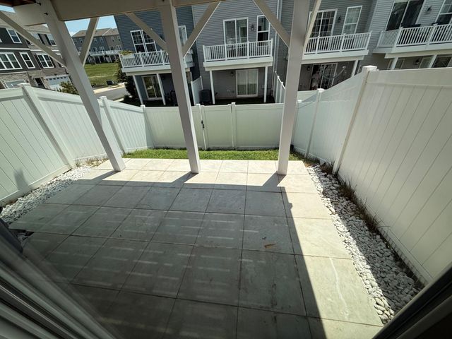 8795 KENSINGTON CHURCH ST, Manassas, VA 20112