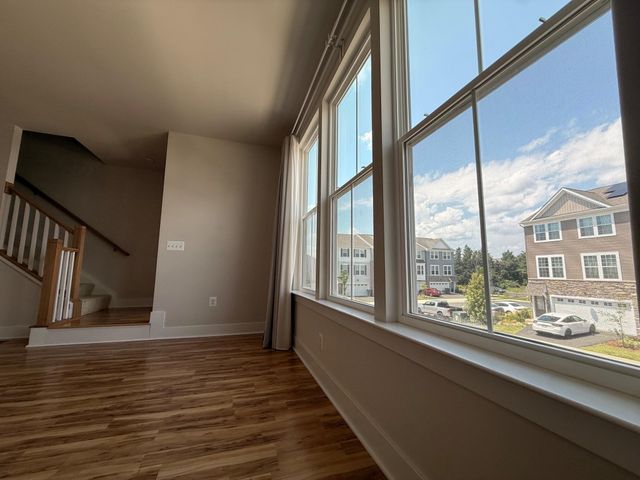 8795 KENSINGTON CHURCH ST, Manassas, VA 20112