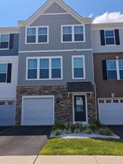 8795 KENSINGTON CHURCH ST, Manassas, VA 20112