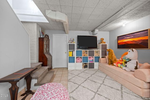 809 Lake Boone Trail, Raleigh, NC 27607