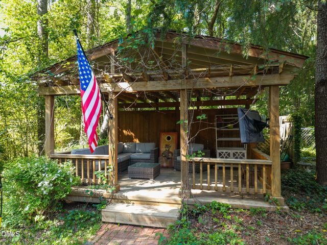 809 Lake Boone Trail, Raleigh, NC 27607