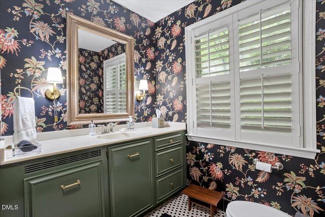 809 Lake Boone Trail, Raleigh, NC 27607