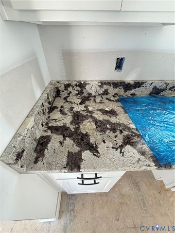 7957 Pennsylvania Ave, West Point, VA 23181