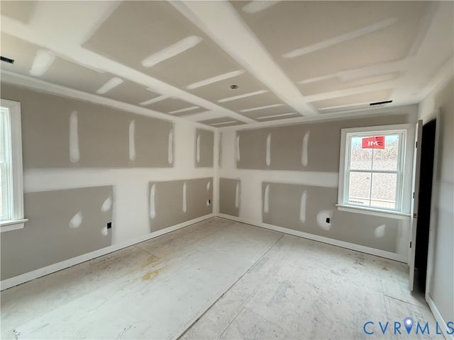 7957 Pennsylvania Ave, West Point, VA 23181