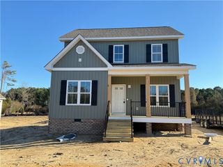 7957 Pennsylvania Ave, West Point, VA 23181