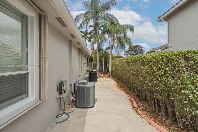13875 NW 20th Street, Pembroke Pines, FL 33028