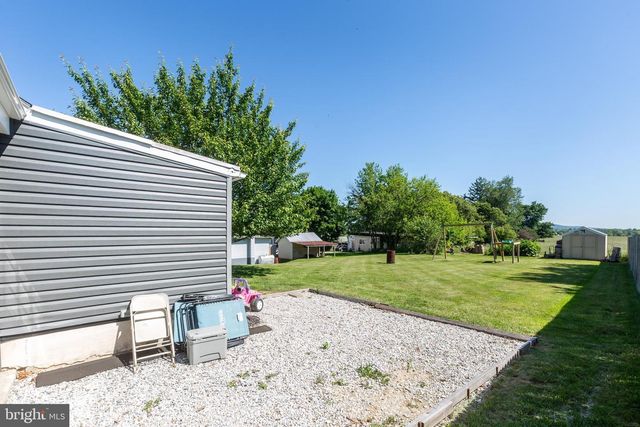 22 PLEASANT VIEW DR, Hanover, PA 17331
